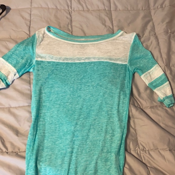 Kohl's Tops - BUNDLE W/ ANY ITEM TO GET FOR FREE!
